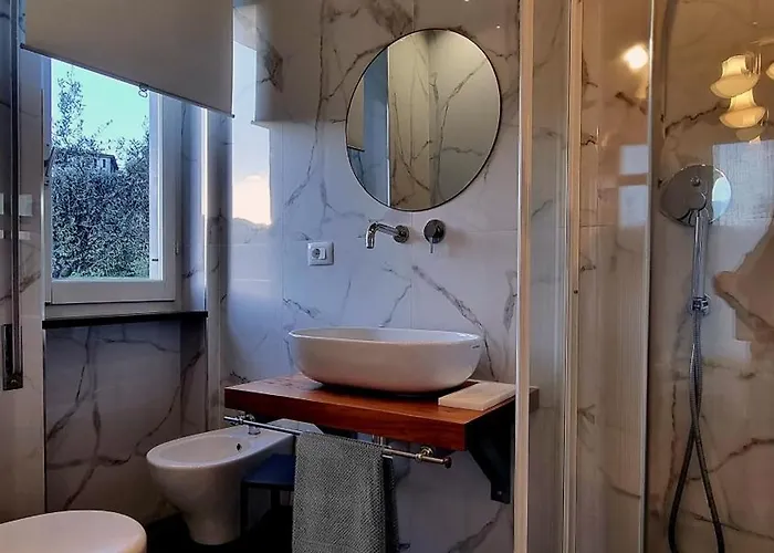 招待所 Gli Amici Di Carla 斯培西亚